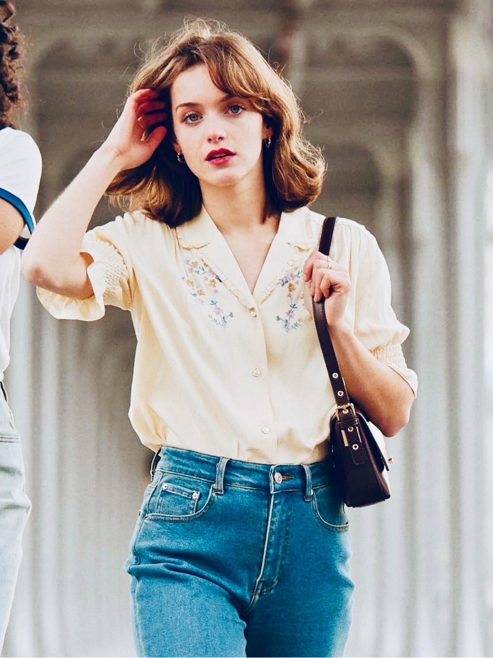 Feminine Simple Retro Off-White Embroidered Short-Sleeve Blouse